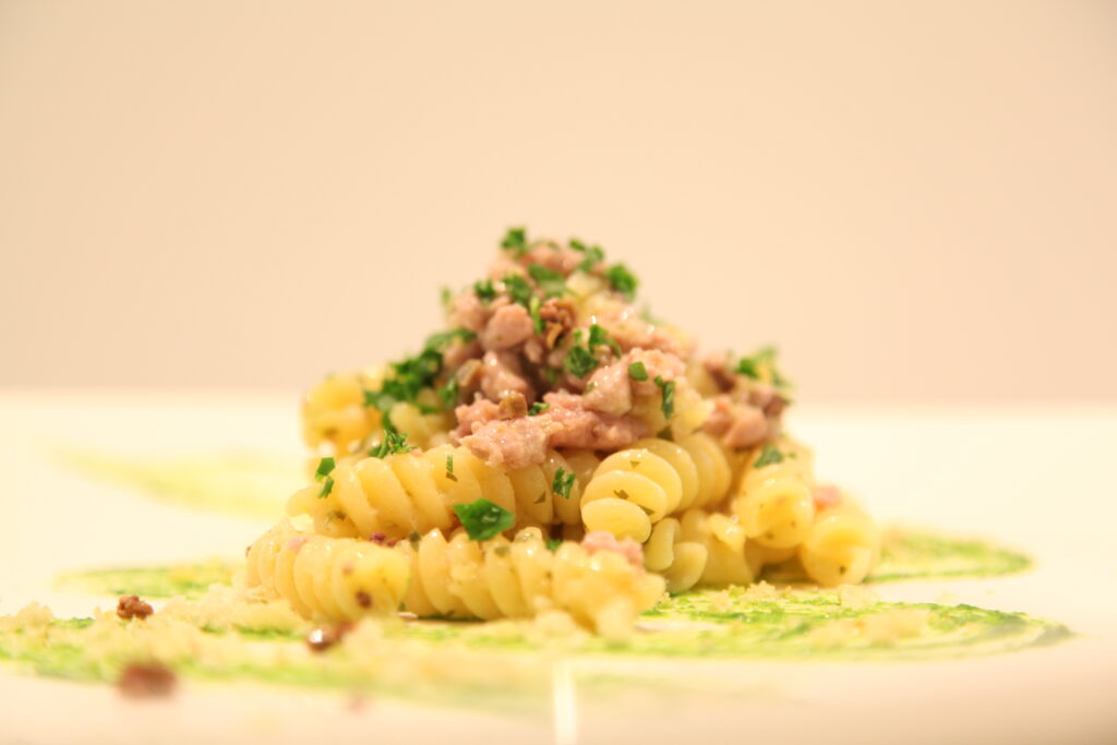 Kesäinen fusilli-tonnikalapasta